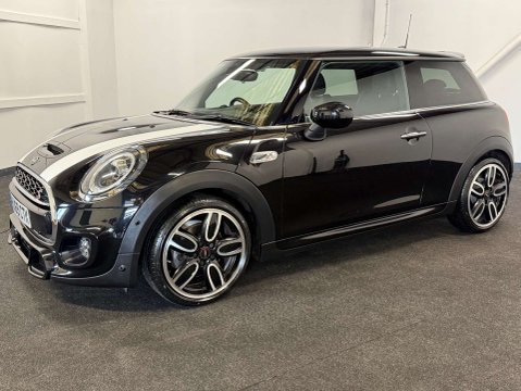 Mini Hatch 2.0 Cooper S Sport Auto 3dr 2