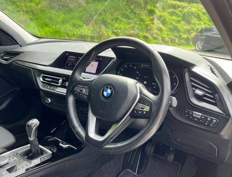 BMW 1 Series 2.0 118D Sport 5dr 17