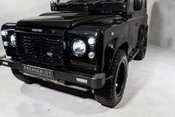 Land Rover Defender 90 TD XS STATION WAGON. TWISTED EDITION. TWISTED UPGRADES. HEATED SEATS. 37