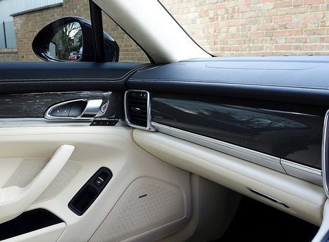 Porsche Panamera Turbo 4