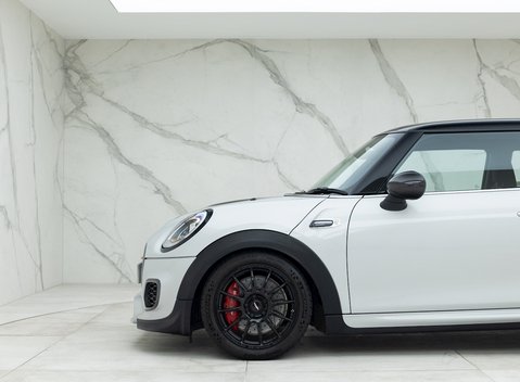 Mini Hatch John Cooper Works Challenge 32