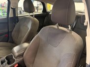 Ford Focus 1.6 TDCi Titanium Euro 5 (s/s) 5dr 34