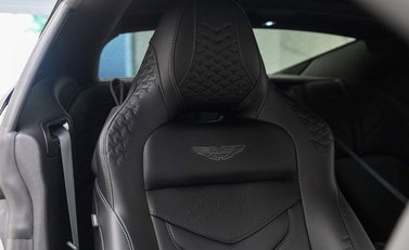 Aston Martin DBS Superleggera 7