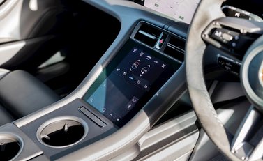 Porsche Taycan Turbo S 22