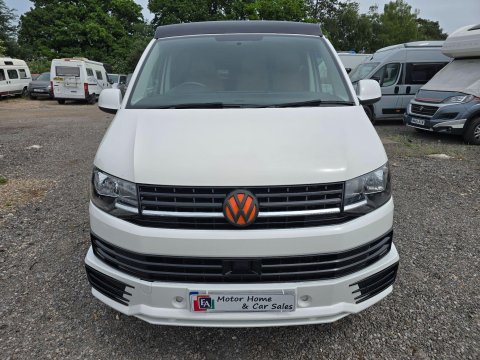 Volkswagen Campervan Summers Day Campers 18