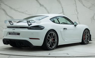 Porsche Cayman GT4 (718) 7