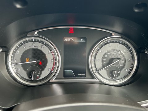 Suzuki Vitara SZ-T BOOSTERJET MHEV 11