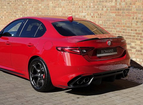 Alfa Romeo Giulia Quadrifoglio 9