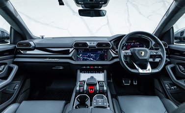 Lamborghini Urus SE 20
