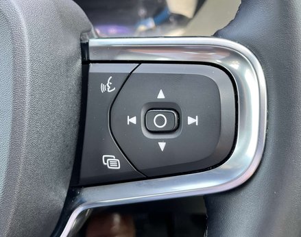 Volvo XC40 2.0 XC40 + B4 MHEV Auto 5dr 48
