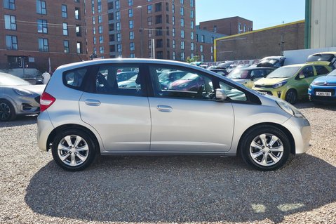 Honda Jazz I-VTEC ES..AUTOMATIC..12 MAIN DEALER SERVICES..1 PREVIOUS KEEPER..STUNNING 10