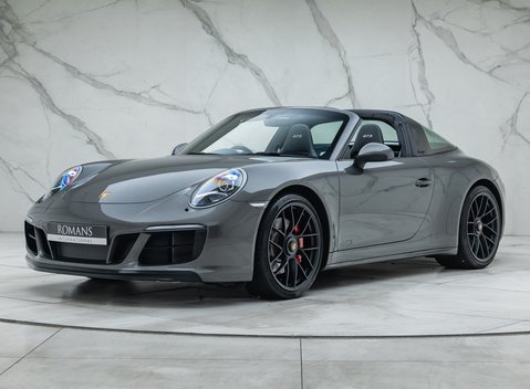 Porsche 911 Targa 4 GTS (991.2) 1