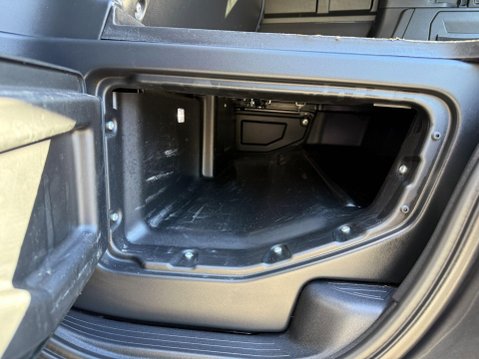 Land Rover Defender HARD TOP SE MHEV 43