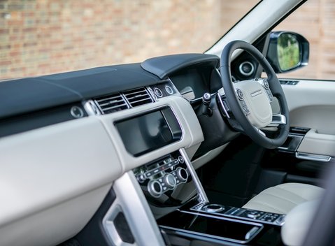 Land Rover Range Rover 4.4 SDV8 Autobiography 16