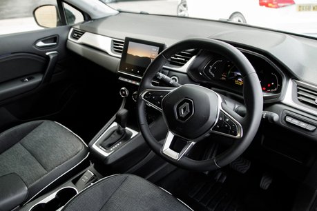 Renault Captur TECHNO E-TECH