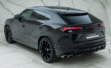 Lamborghini Urus 9