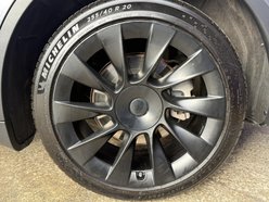Tesla Model Y (Dual Motor) Long Range SUV 5dr Electric Auto 4WDE (384 bhp) 16