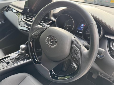 Toyota C-HR EXCEL 24