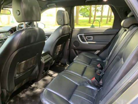 Land Rover Discovery Sport 2.0 TD4 HSE BLACK 23