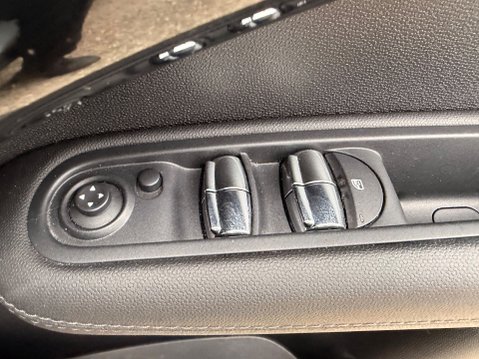 Mini Countryman COOPER 19