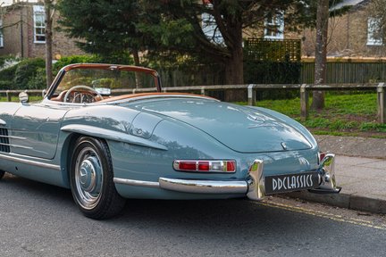 Mercedes-Benz SL Class 300SL Roadster 16