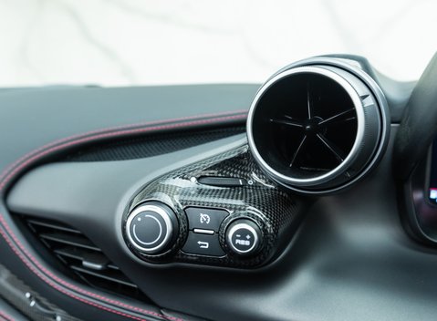 Ferrari F8 Spider 21