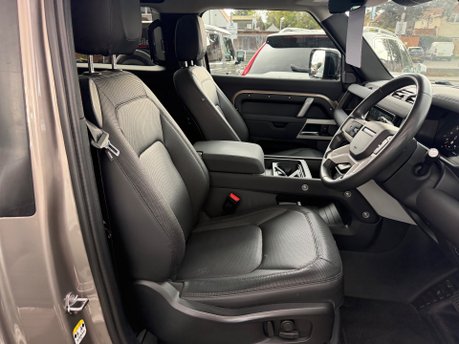 Land Rover Defender 3.0 D250 MHEV X-Dynamic SE SUV 3dr Diesel Auto 4WD Euro 6 (s/s) (250 ps) 22