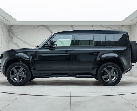 Land Rover Defender 110 D250 X-DYNAMIC HSE 