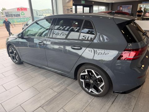 Volkswagen Golf 1.5 eTSI MHEV R-Line DSG Euro 6 (s/s) 5dr 12
