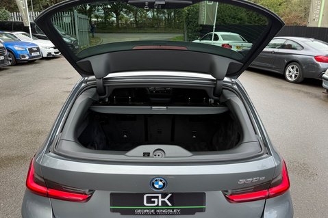 BMW 3 Series 330E M SPORT -VAT Q -DRIVING ASSISTANT PRO -PAN ROOF -H/K -M PRO PACK 71