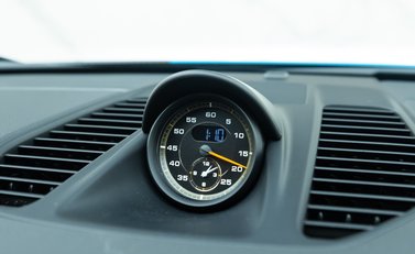 Porsche 911 GT2 RS Weissach (991) 21