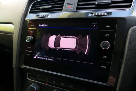 Volkswagen Golf 1.4 Golf SE Nav TSi BlueMotion Technology 5dr 27