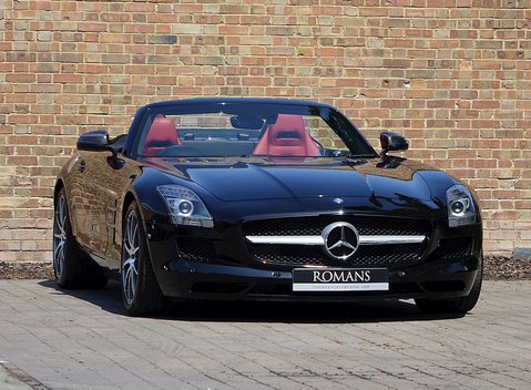 Mercedes-Benz SLS AMG Roadster 1