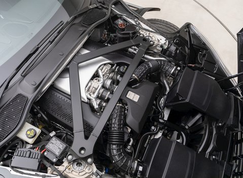 Aston Martin DB11 V8 23