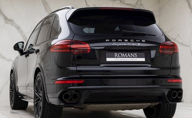 Porsche Cayenne Turbo S 3