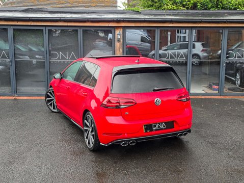Volkswagen Golf 2.0 Golf R TSi Semi-Auto 4WD 5dr 14