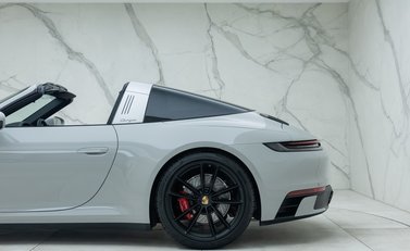 Porsche 911 Targa 4S (992) 35