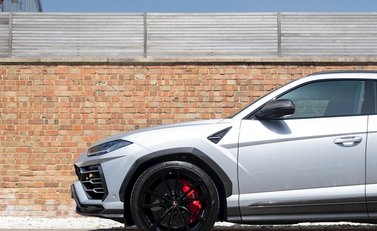 Lamborghini Urus 37