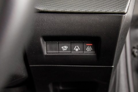Peugeot 208 GT PREMIUM 13