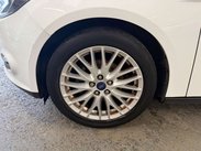 Ford Focus 1.0T EcoBoost Zetec Navigator Euro 5 (s/s) 5dr 22