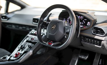 Lamborghini Huracan LP610-4 11