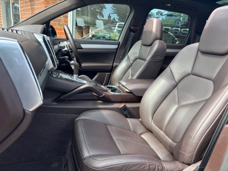 Porsche Cayenne 3.0 V6 E-Hybrid S 5dr Petrol Plug-in Hybrid TiptronicS 4WD Euro 6 (416ps) 10