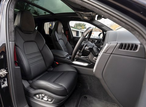 Porsche Cayenne Turbo S E-Hybrid 13