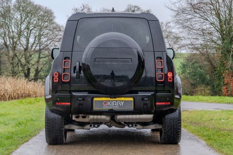 Land Rover Defender D300 X-Dynamic HSE 26
