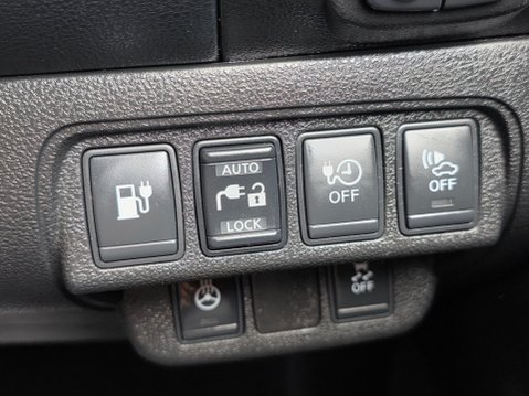 Nissan LEAF 30kWh Tekna Auto 5dr 16
