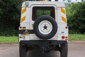 Land Rover Defender 2.4 TDCi Utility Wagon 4WD MWB Euro 4 5dr 5