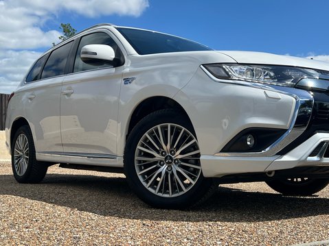 Mitsubishi Outlander PHEV DESIGN 14