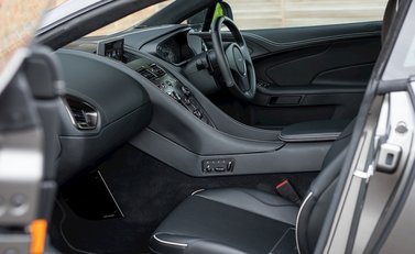 Aston Martin Vanquish S 14