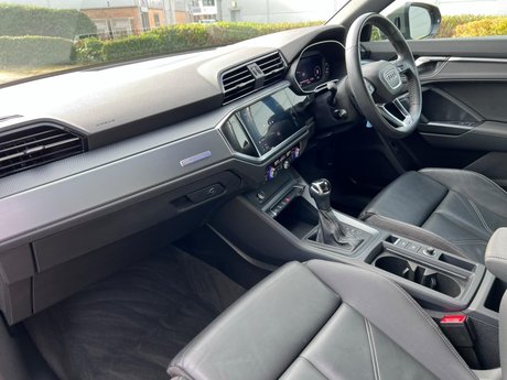Audi Q3 1.5 TFSI CoD 35 S line S Tronic Euro 6 (s/s) 5dr 28