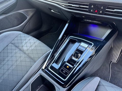 Volkswagen Golf R-LINE ETSI DSG 11